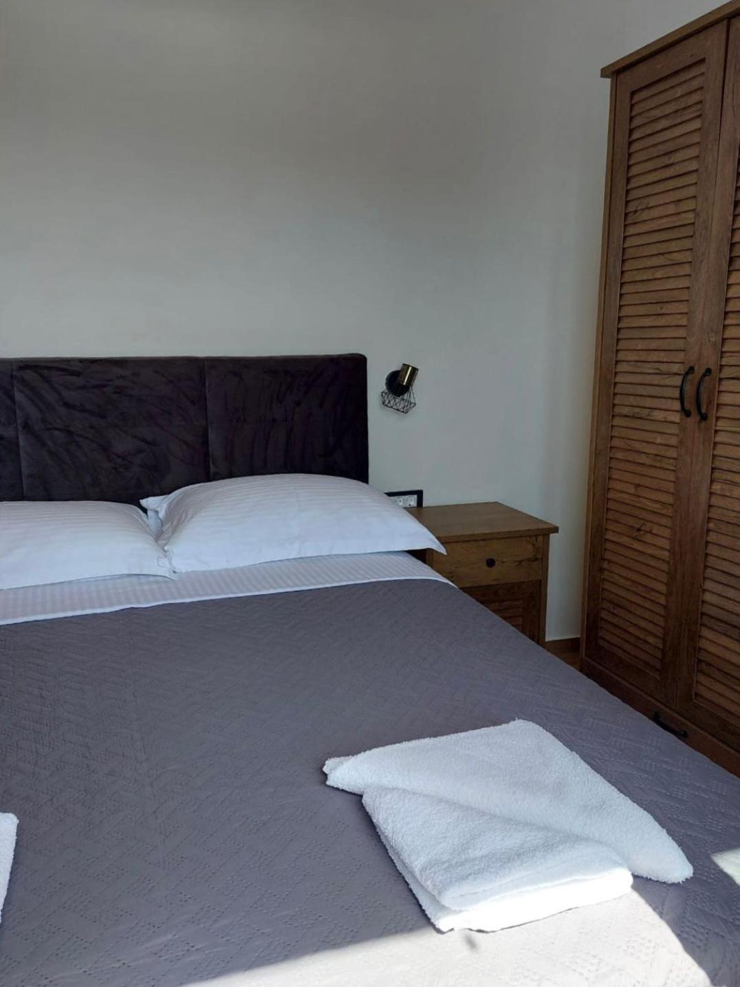 Apartmani Karla Paklenica Starigrad Paklenica Eksteriør bilde