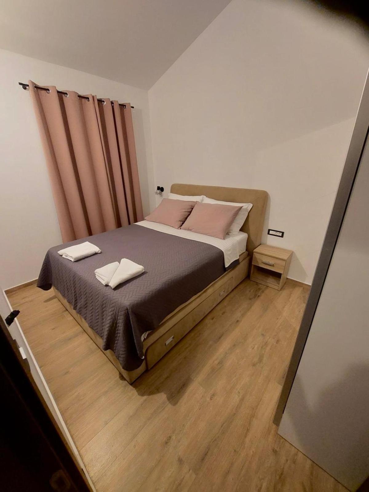 Apartmani Karla Paklenica Starigrad Paklenica Eksteriør bilde