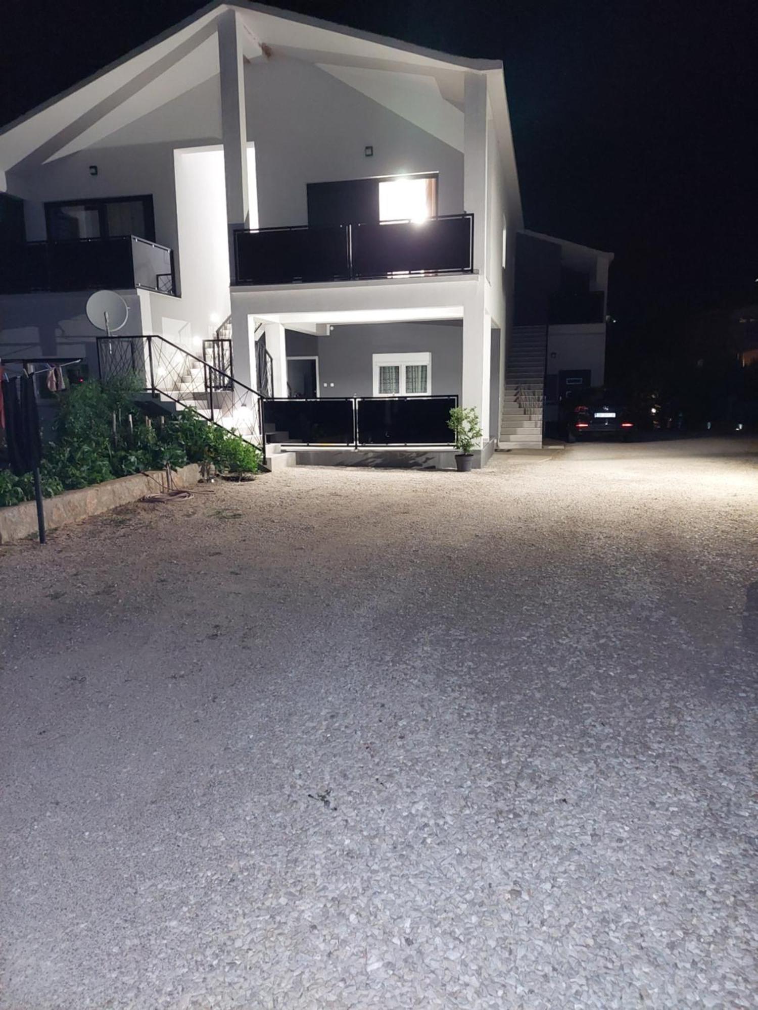 Apartmani Karla Paklenica Starigrad Paklenica Eksteriør bilde