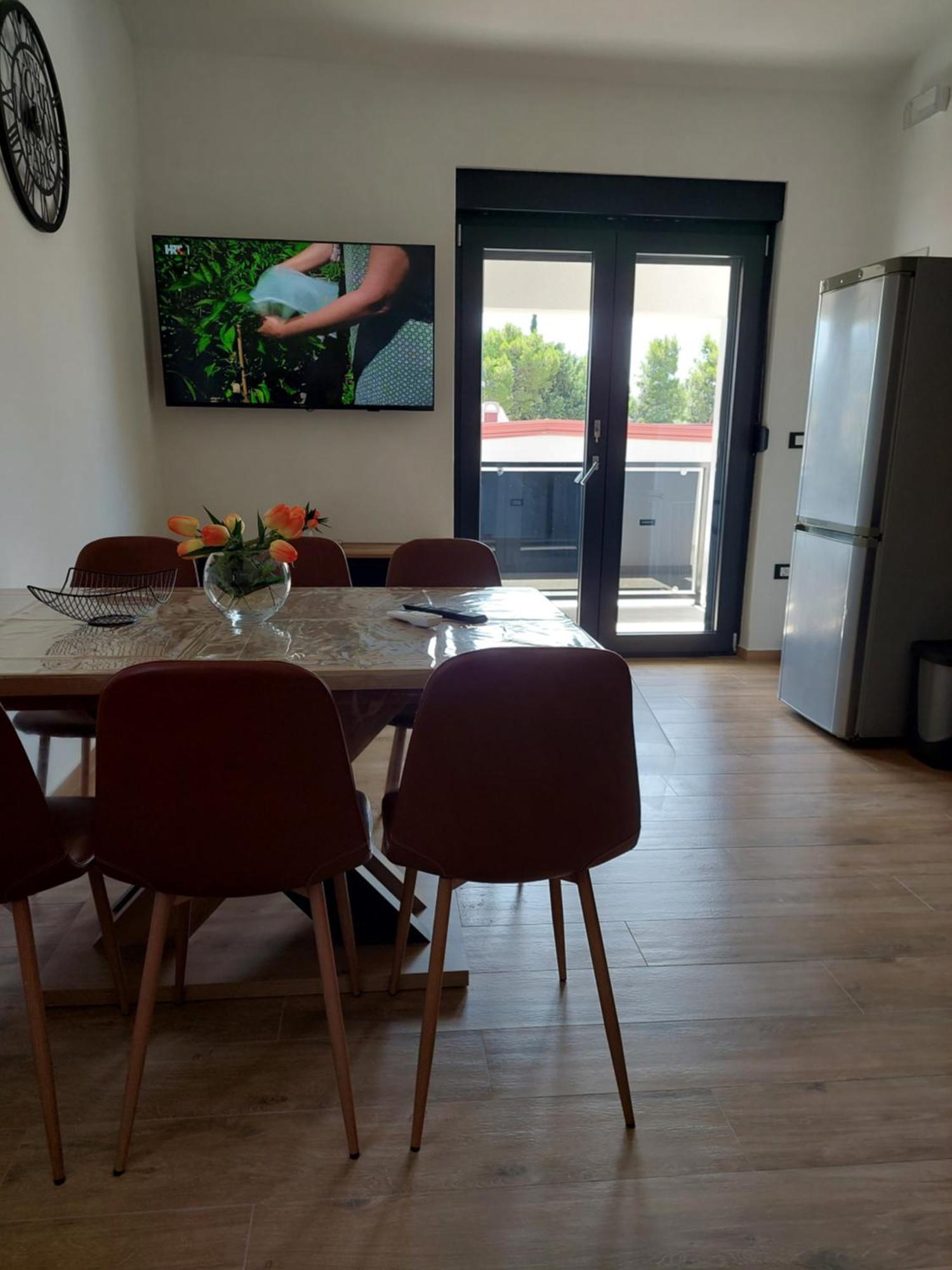 Apartmani Karla Paklenica Starigrad Paklenica Eksteriør bilde