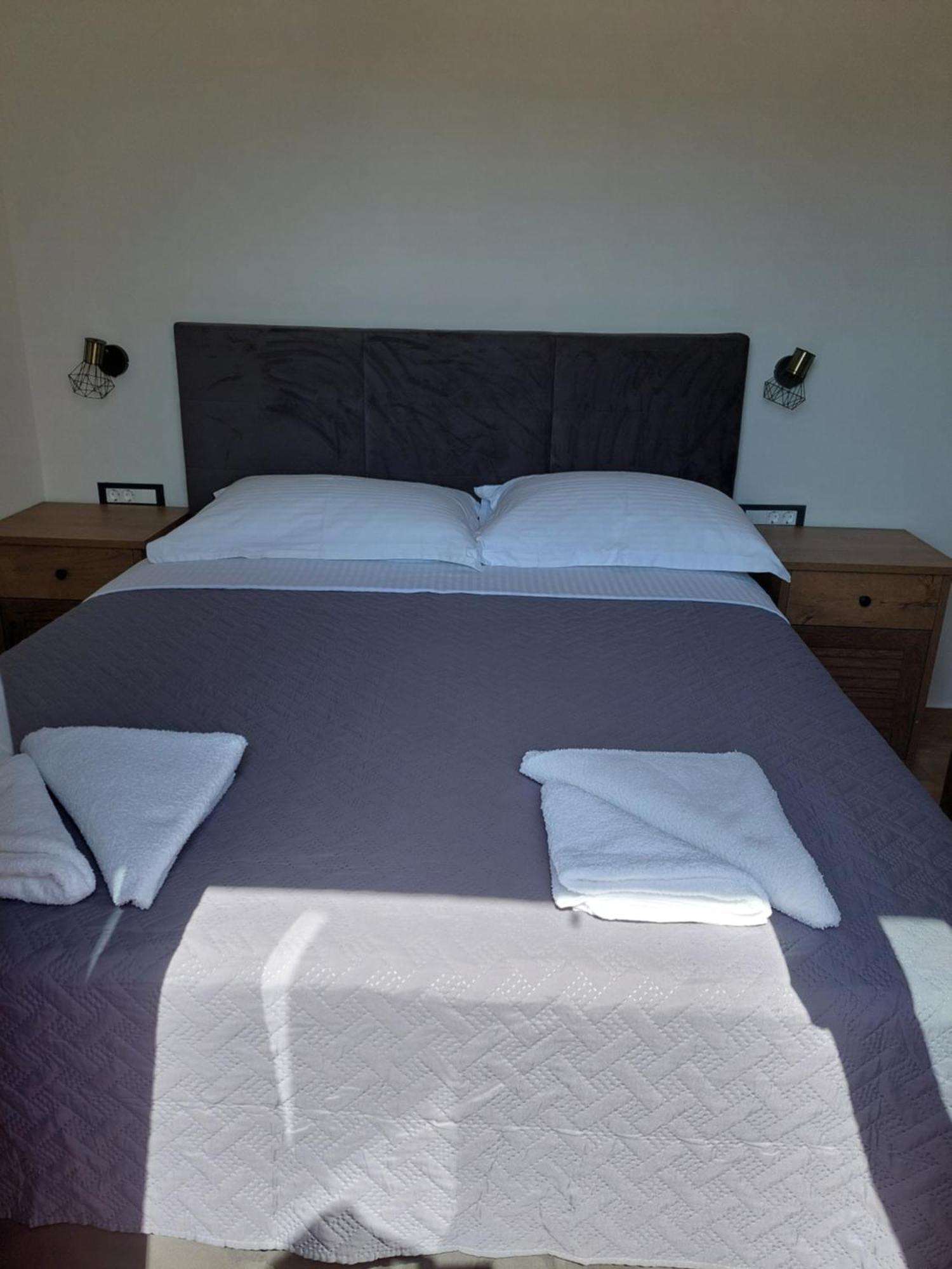Apartmani Karla Paklenica Starigrad Paklenica Eksteriør bilde