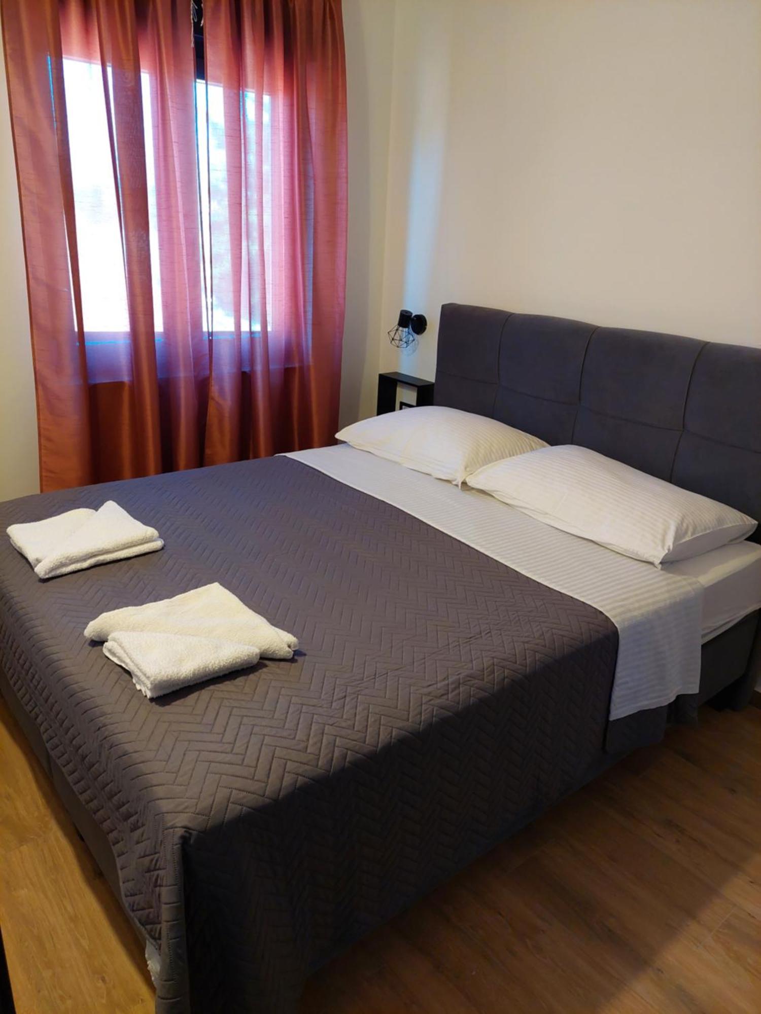 Apartmani Karla Paklenica Starigrad Paklenica Eksteriør bilde