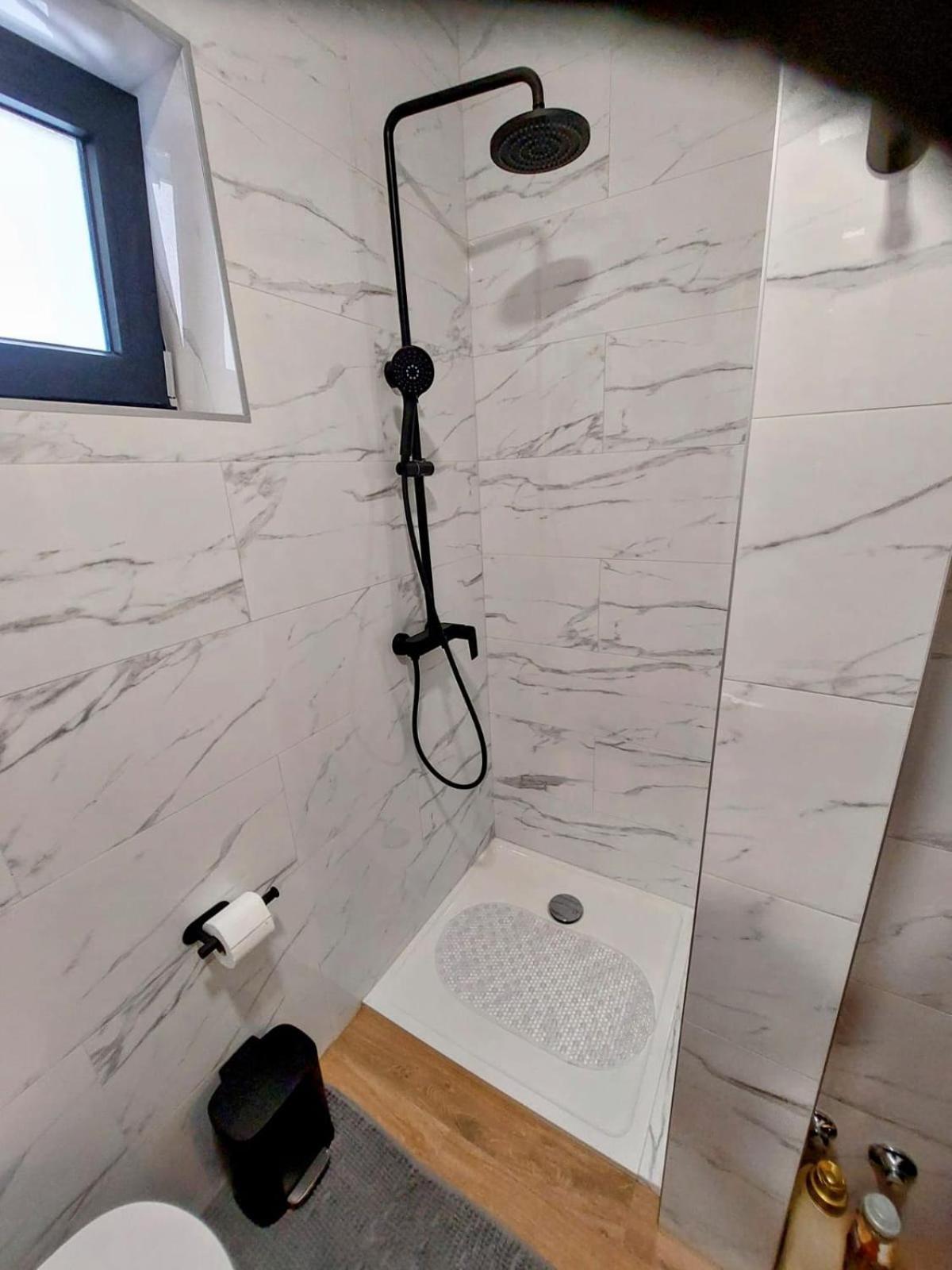 Apartmani Karla Paklenica Starigrad Paklenica Eksteriør bilde